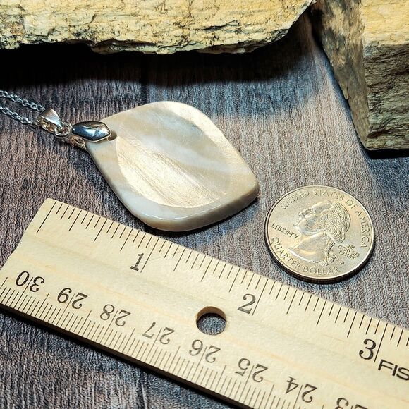 Mexican Onyx Worry Stone Necklace Natural Stone Pendant - Picture 4 of 4